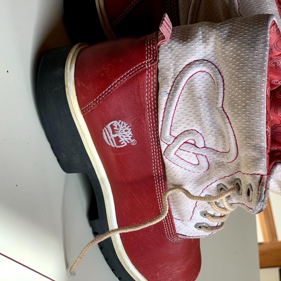 Red and White Timberlands - Picture 6 of 11
